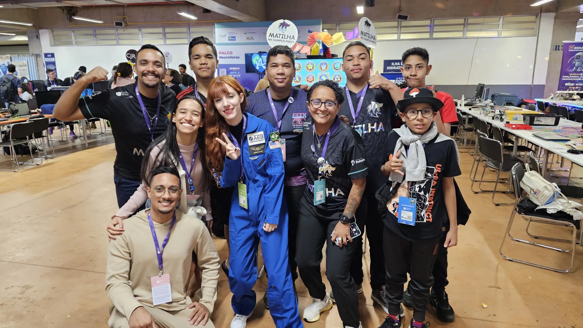 Voluntários da Matilha reunidos durante um evento